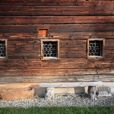 Außenwand mit Stubenfenstern am Holzmannhof. <br> © Bezirk Oberbayern, Archiv BHM Amerang