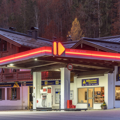 Tankstelle in Reit im Winkl (Lk. Traunstein), erbaut 1956. <br>  Bezirk Oberbayern, FLM Glentleiten, Christian Bck